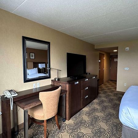 Doubletree By Hilton Bay City - Riverfront Bagian luar foto
