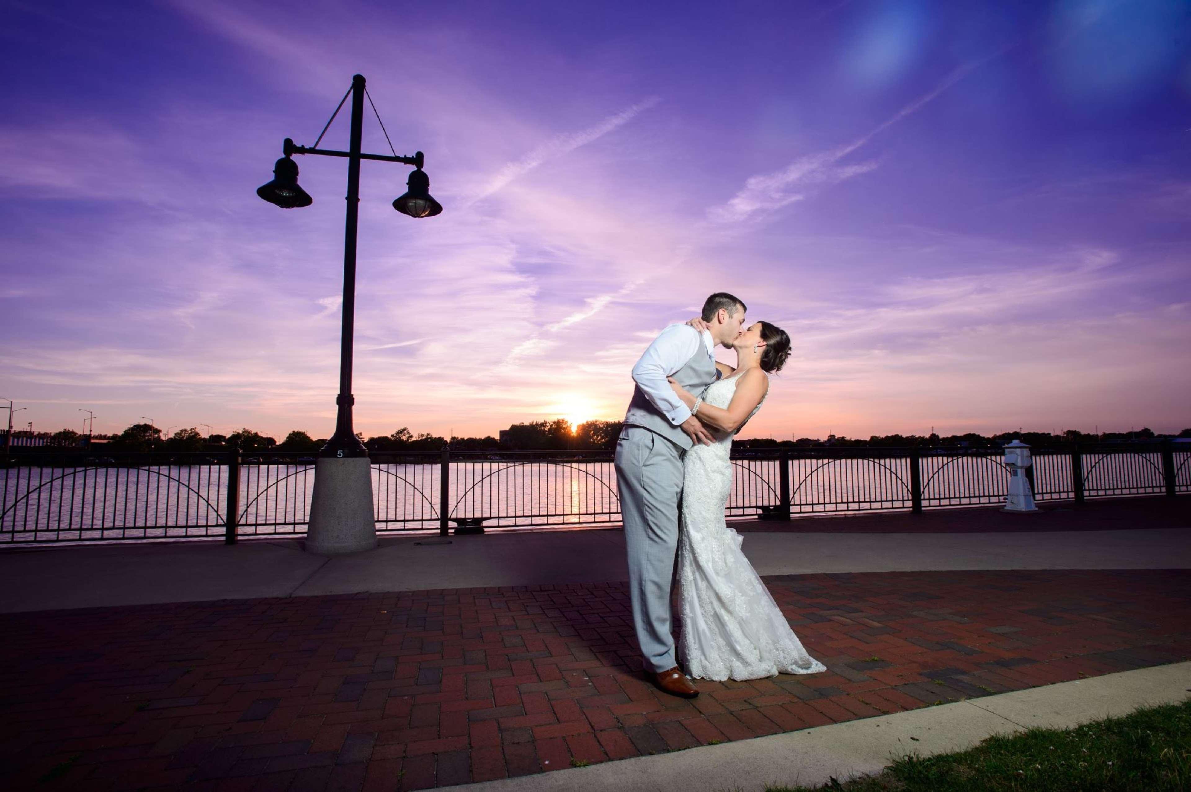 Doubletree By Hilton Bay City - Riverfront Bagian luar foto