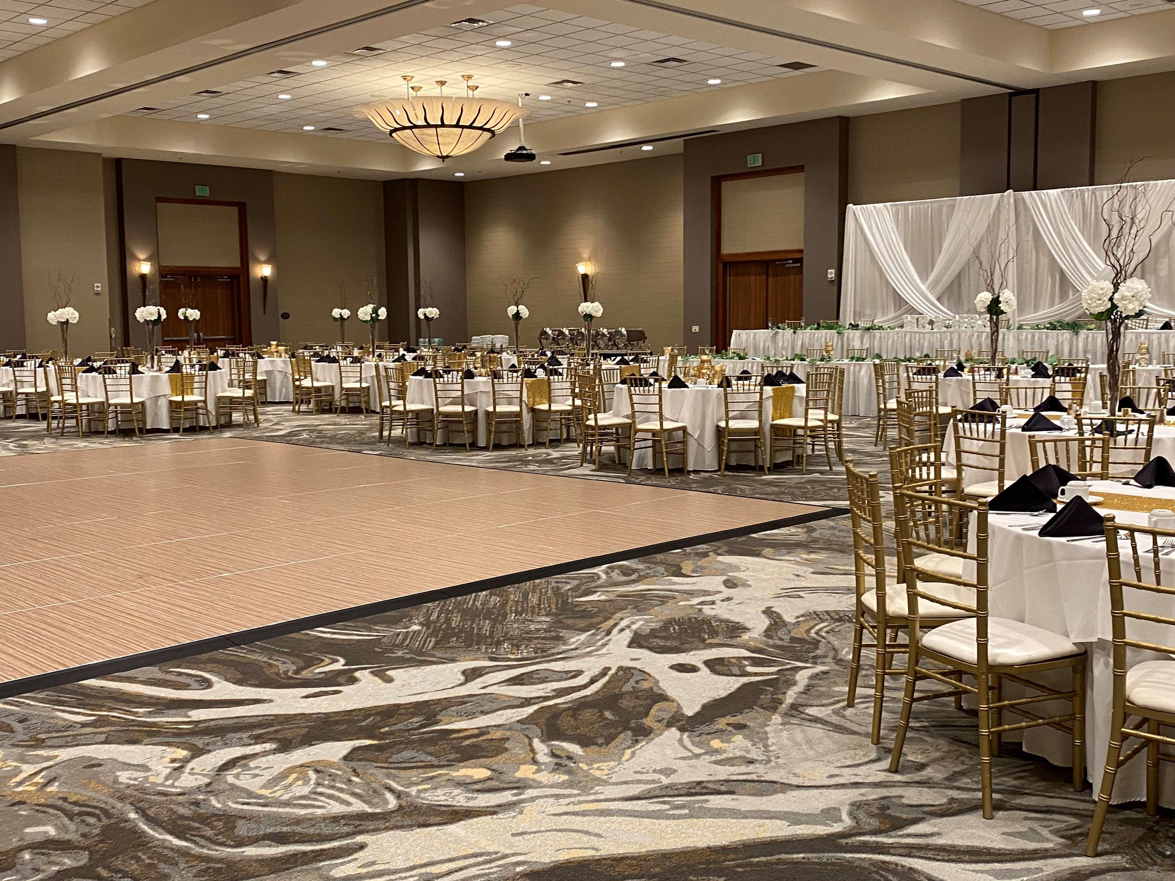 Doubletree By Hilton Bay City - Riverfront Bagian luar foto