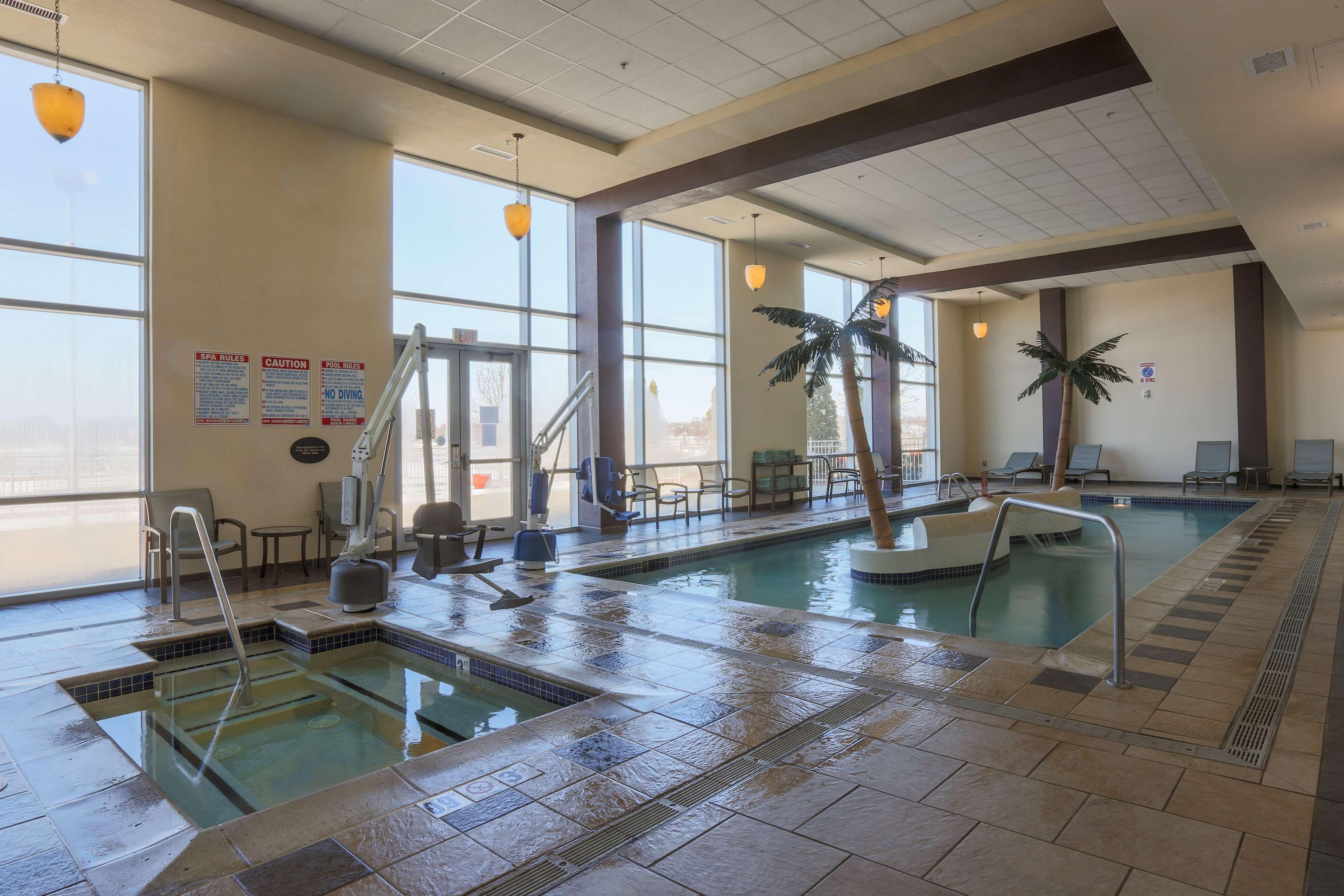 Doubletree By Hilton Bay City - Riverfront Bagian luar foto