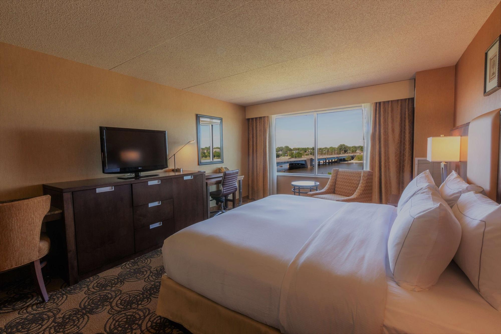 Doubletree By Hilton Bay City - Riverfront Bagian luar foto