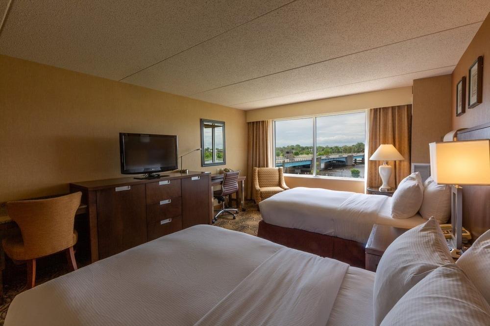 Doubletree By Hilton Bay City - Riverfront Bagian luar foto