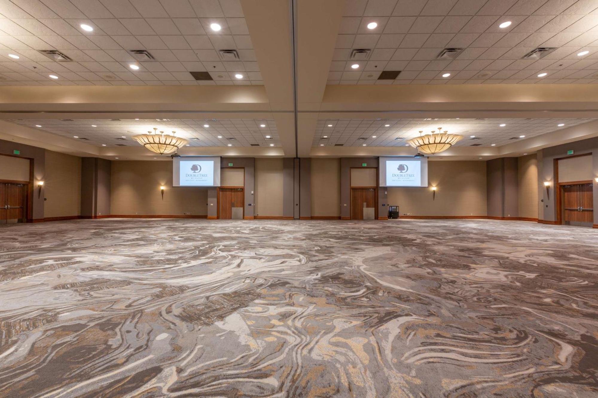 Doubletree By Hilton Bay City - Riverfront Bagian luar foto