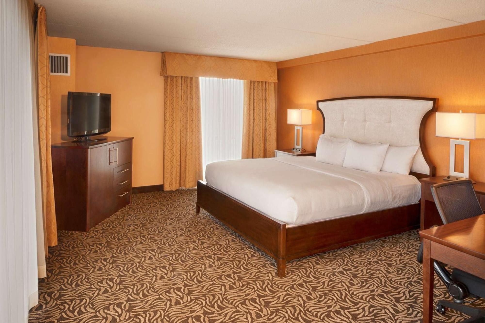 Doubletree By Hilton Bay City - Riverfront Bagian luar foto