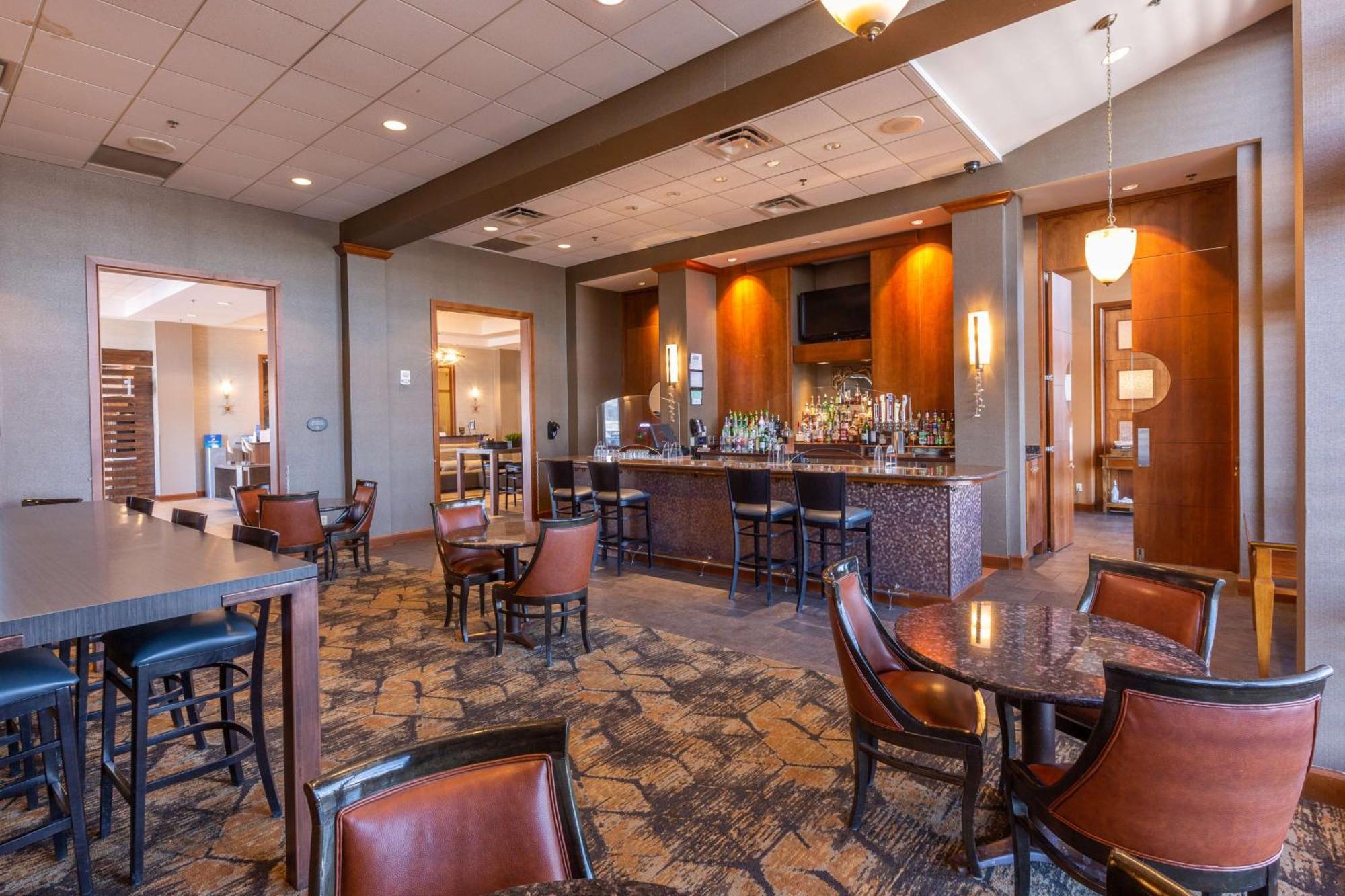 Doubletree By Hilton Bay City - Riverfront Bagian luar foto