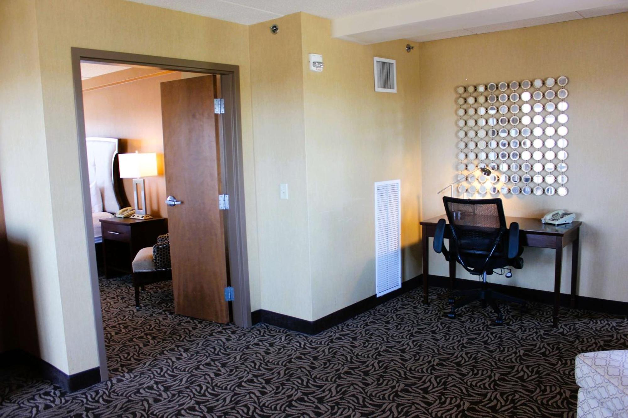 Doubletree By Hilton Bay City - Riverfront Bagian luar foto