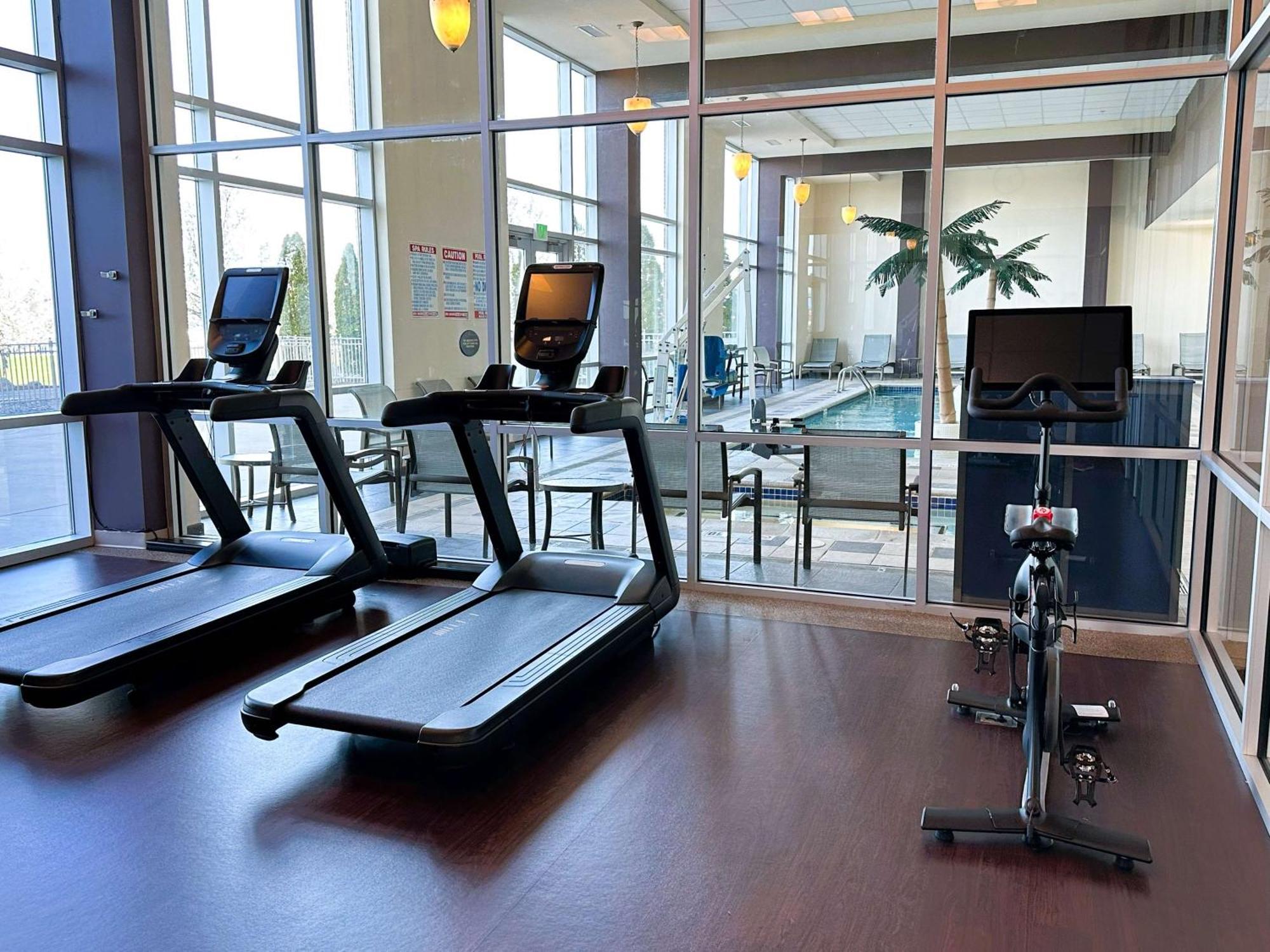 Doubletree By Hilton Bay City - Riverfront Bagian luar foto